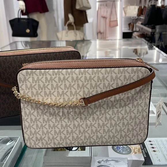 Michael Kors Jet Set Item Large East West Zip Crossbody Vanilla Signature - Picture 15 of 16